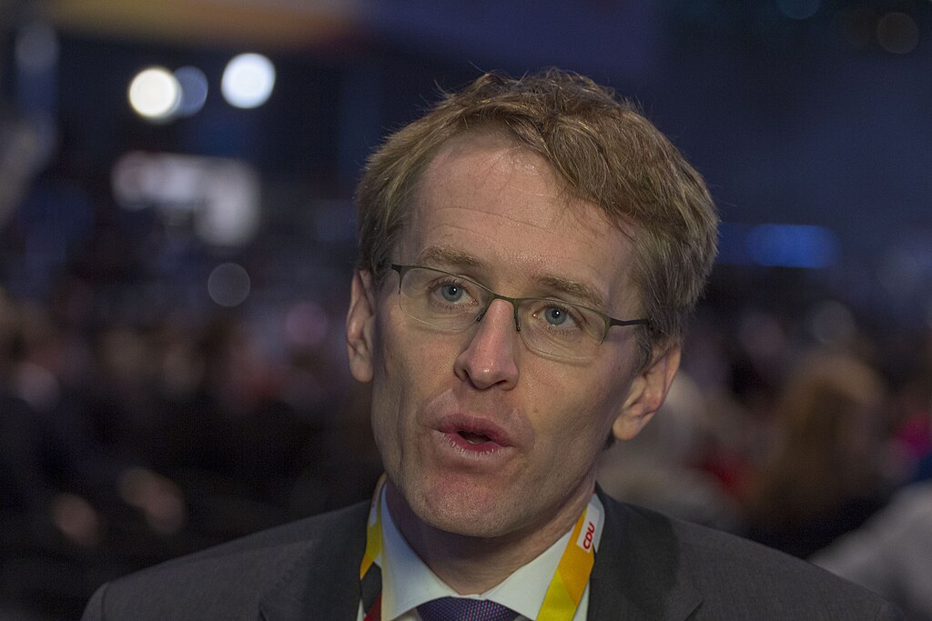 230550495d16a02668c717572a5e3d27