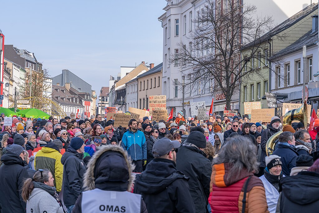 B1281d877742edb21c29618c43e254ff